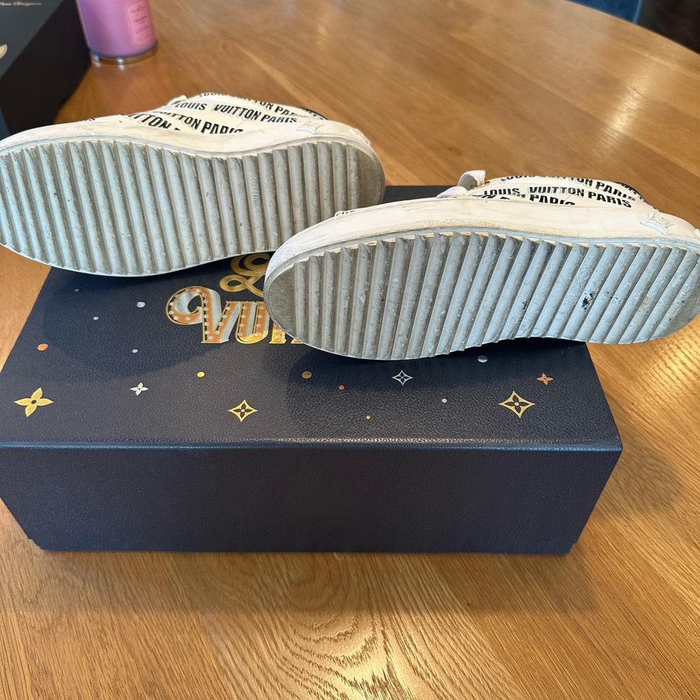 Louis Vuitton 100% Authentic Time Out White and Black Logo Sneakers Size 37 - Picture 5 of 5